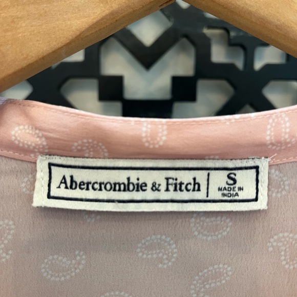 💕 Abercrombie & Fitch Pink Ruffle Blouse - Picture 3 of 4